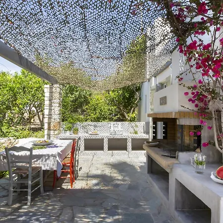 Vila Aphrodite - Elegant Villa, Sea Views, Designer Renovation *