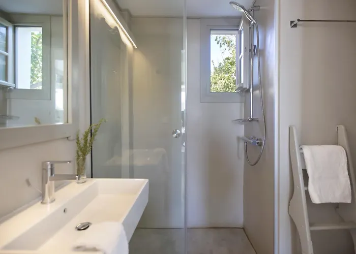 Aphrodite - Elegant Villa, Sea Views, Designer Renovation Ambelas