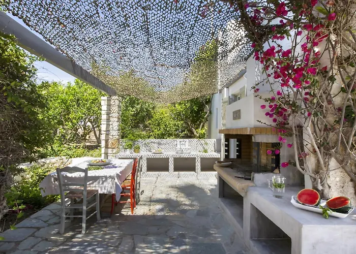 Vila Aphrodite - Elegant Villa, Sea Views, Designer Renovation *