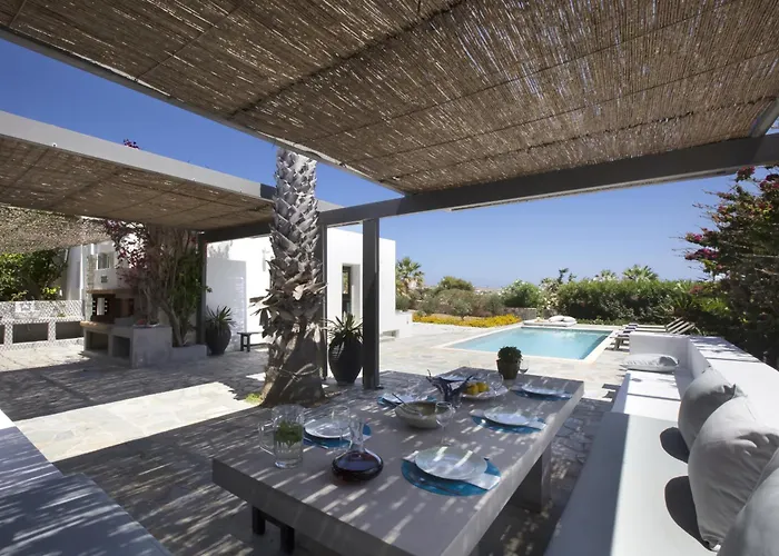Vila Aphrodite - Elegant Villa, Sea Views, Designer Renovation Ambelas