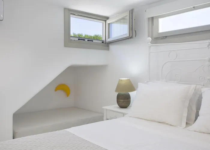 Vila Aphrodite - Elegant Villa, Sea Views, Designer Renovation