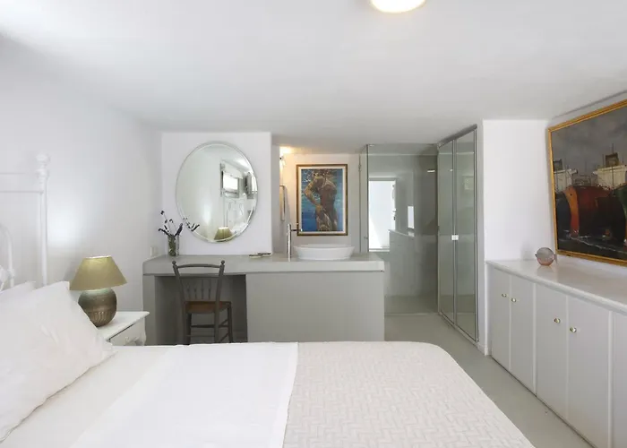 Aphrodite - Elegant Villa, Sea Views, Designer Renovation Ambelas