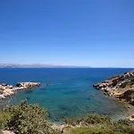 Aphrodite - Elegant Villa, Sea Views, Designer Renovation Villa *