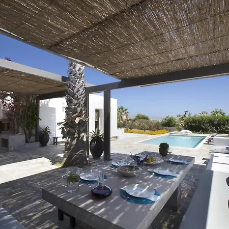 Βίλα Aphrodite - Elegant Villa, Sea Views, Designer Renovation Αμπελάς