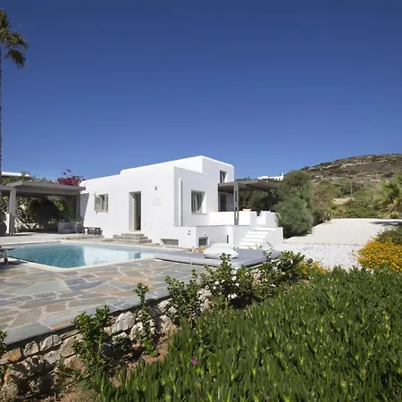 Aphrodite - Elegant Villa, Sea Views, Designer Renovation Βίλα *