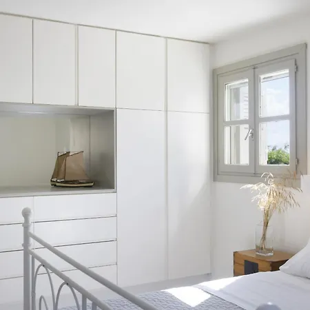 Βίλα Aphrodite - Elegant Villa, Sea Views, Designer Renovation *