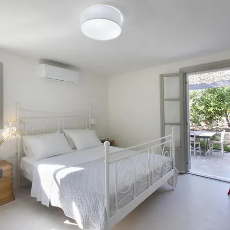 Βίλα Aphrodite - Elegant Villa, Sea Views, Designer Renovation Αμπελάς