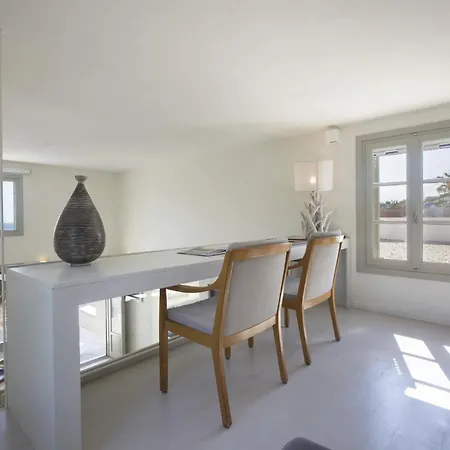Aphrodite - Elegant Villa, Sea Views, Designer Renovation * Αμπελάς