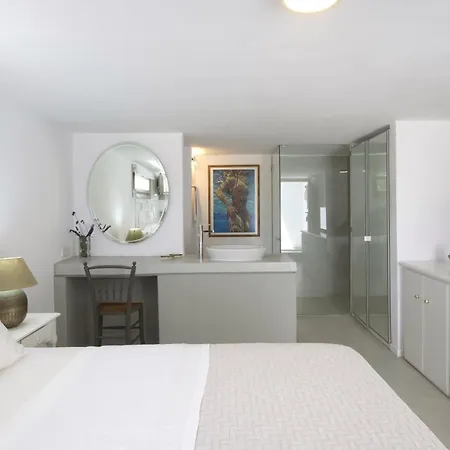 Aphrodite - Elegant Villa, Sea Views, Designer Renovation Αμπελάς